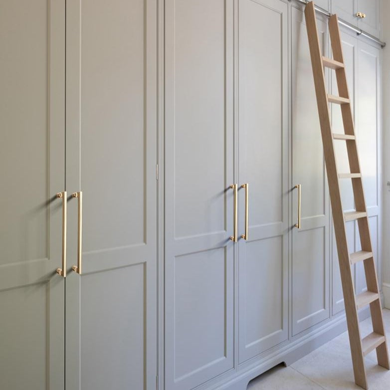 Tirana Pull in Brushed Brass