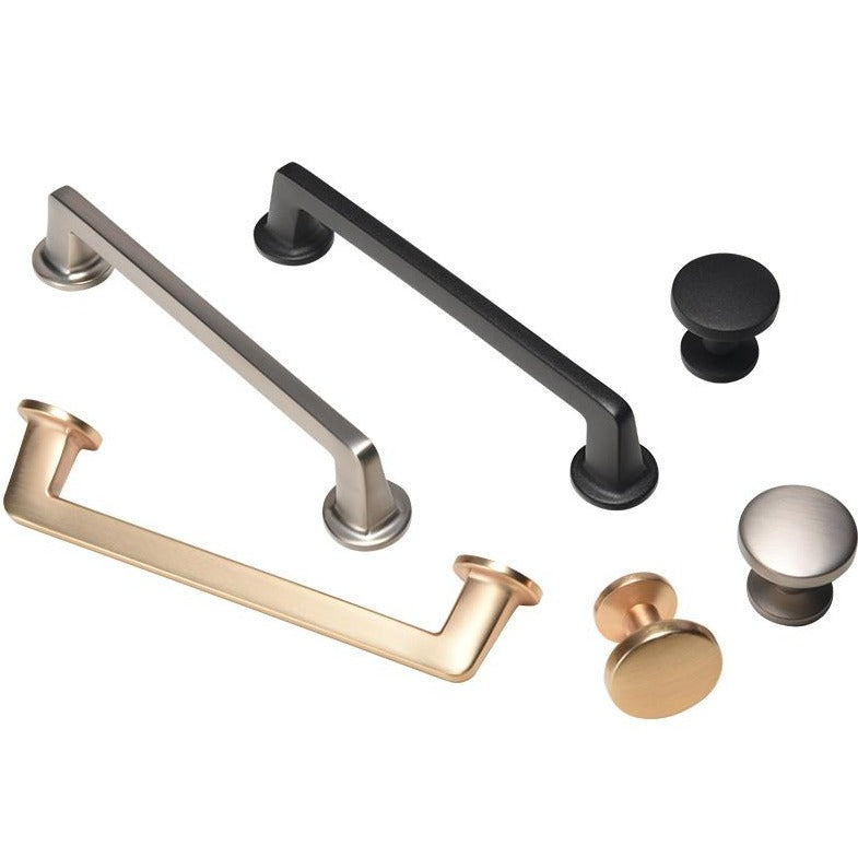 Berlin Pull in Brushed Brass