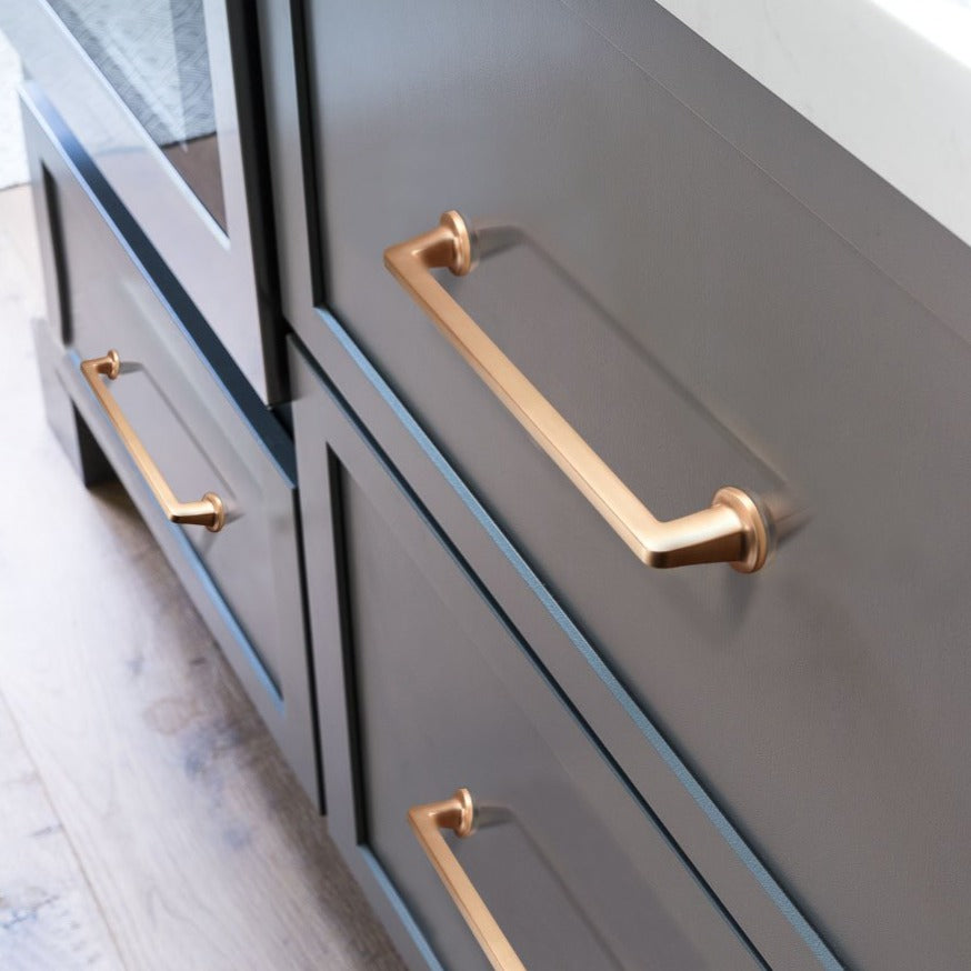 Berlin Pull in Brushed Brass