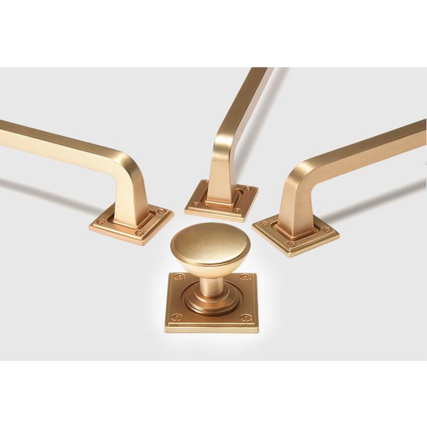 Paris Pull in Brushed Brass